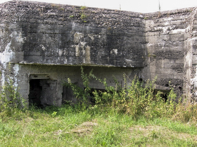 Ligne Maginot - CEZF-15 - LORENTZEN EST - (Blockhaus lourd type STG / STG-FCR - Double) - Les entrées et le créneau FM