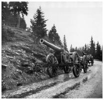 Ligne Maginot - Pièce de 120 L mod 1878 de Bange - Pièce de 120 L mod 1878 de Bange appartenant à la 9° Bie du IV/164°RAP abandonnée sur la route du Mont-Cenis 
Photo prise par l'armée italienne