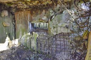 Ligne Maginot - C15N - LA BARRIERE 1 - (Blockhaus pour canon) - Créneau du canon antichar