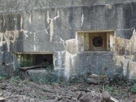 Ligne Maginot - MF14 - Q - BOUCHON DE LA GRENOUILLE - (Poste GRM - Maison Forte) - Les créneaux, face frontale