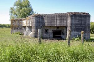 Ligne Maginot - CEZF-40 - FORET DE MANGIENNES - (Casemate d'infanterie) - 