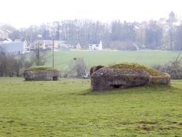 Ligne Maginot - R7 - PAMBOUR - (Blockhaus pour arme infanterie) - Pris du nord-ouest, 15bis à gauche et R7 à droite