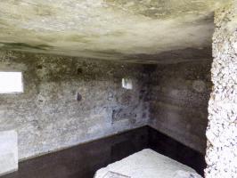 Ligne Maginot - 7TER - RESERVOIR DE FRENOIS - (Blockhaus pour canon) - Créneau Hotchkiss à droite