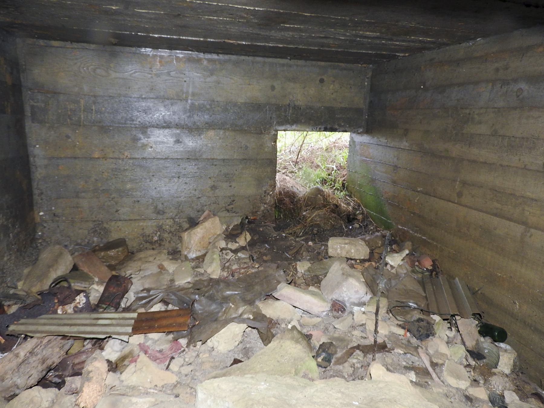 Ligne Maginot - KAJEL - (Blockhaus pour arme infanterie) - L'intérieur vu depuis le créneau.