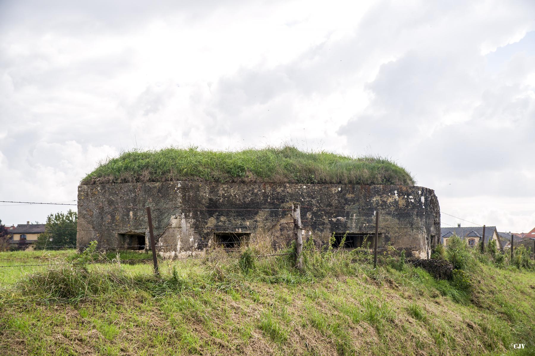 A - LA MALADRERIE - (Blockhaus pour canon)