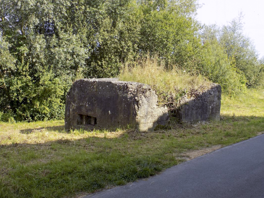 Ligne Maginot - RUE DES ECOLES - (Blockhaus pour arme infanterie) - Faces gauche et l'arrière