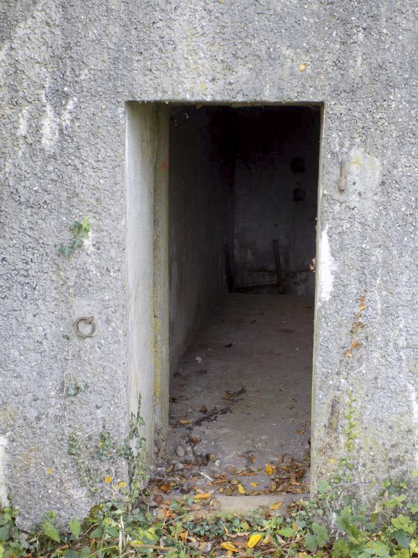 Ligne Maginot - 300 - CANAL DES ARDENNES - (Blockhaus pour arme infanterie) - L'arrière, l'entrée