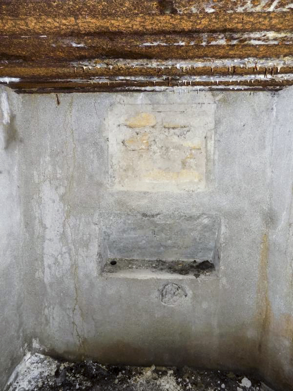 Ligne Maginot - 300 - CANAL DES ARDENNES - (Blockhaus pour arme infanterie) - Face droite, créneau Hotchkiss gauche