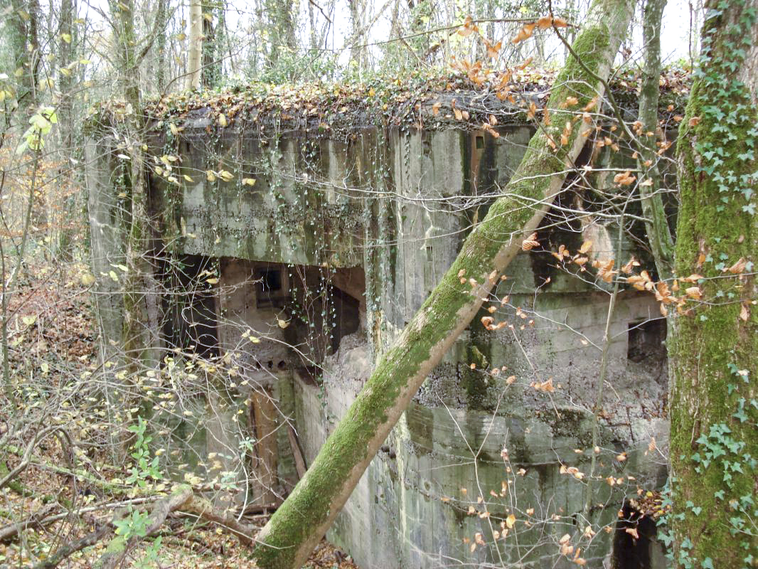 Ligne Maginot - CEZF-33  - LE DEFFOY - (Casemate d'infanterie - double) - Face ouest/arrière