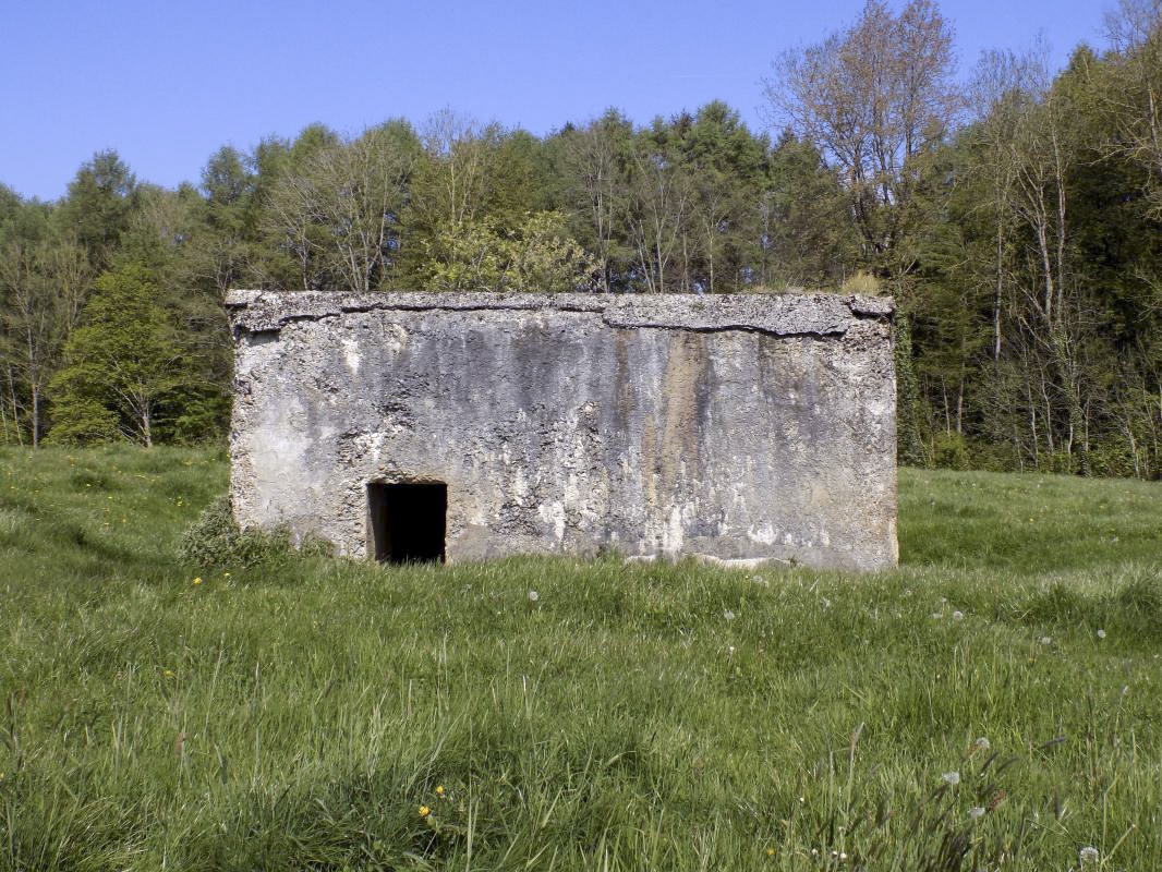 Ligne Maginot - 202 - LA NIVRAGNE EST - (Blockhaus pour canon) - Face droite avec l'entrée hommes