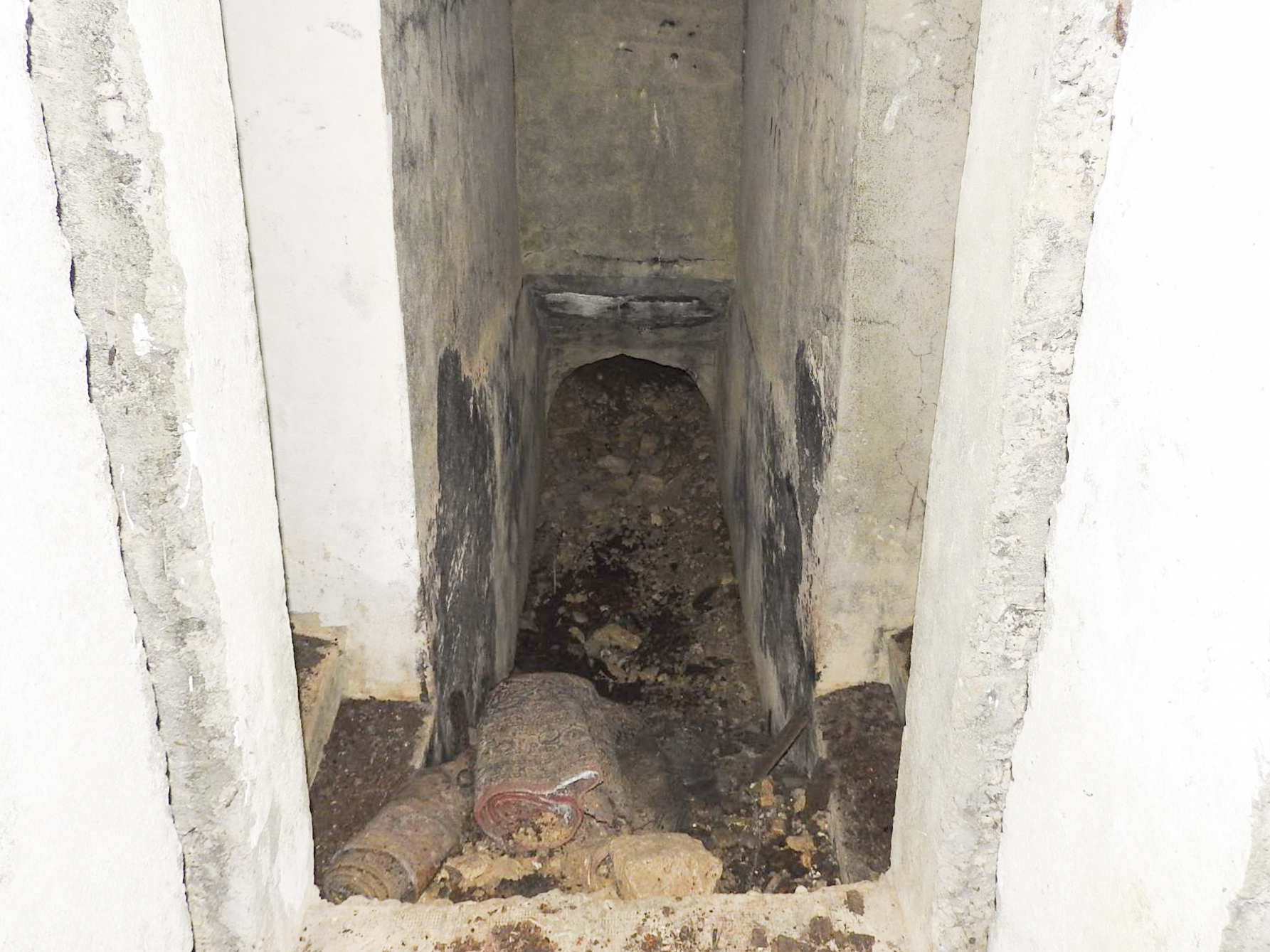 Ligne Maginot - FERME DE MOHRENHOF (166° RIF) - (PC de Sous-Secteur) - La galerie vers l'abri souterrain effondré.