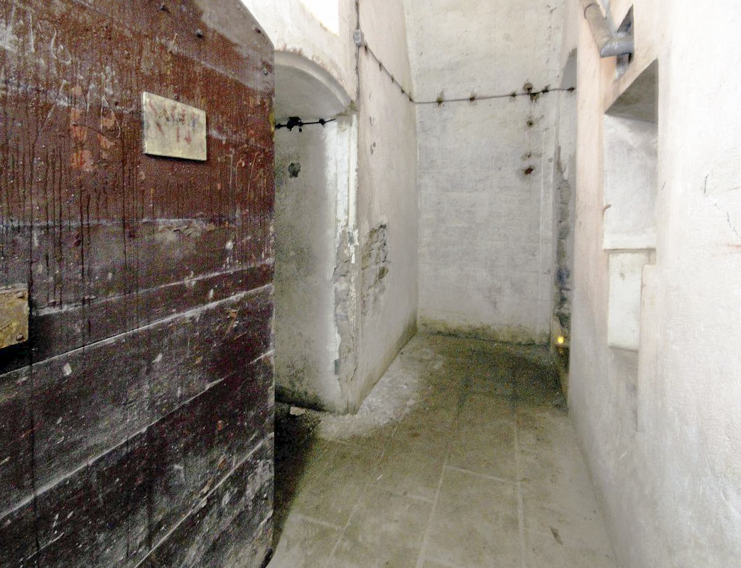 Ligne Maginot - VULMIS OU VULMIX - (Position d'artillerie préparée) - Couloir du magasin