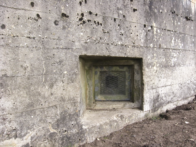 Ligne Maginot - PIFFERSRAEDCHEN 3 - (Blockhaus pour arme infanterie) - Créneau FM