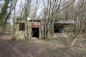 Ligne Maginot - ANGEVILLERS - (Stand de tir) - Stand de tir.
A gauche la casemate d'instruction. A droite les postes de tir pour fusil et FM.