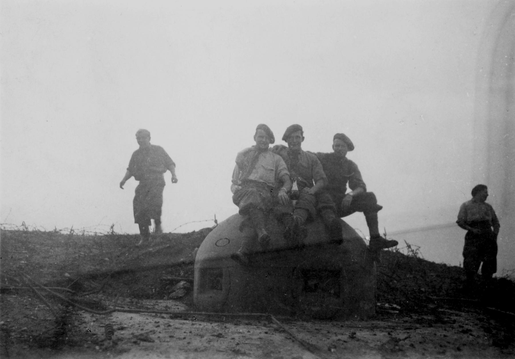 Ligne Maginot - EINSELING - A36 - (Ouvrage d'infanterie) - Pose le matin de l'armistice