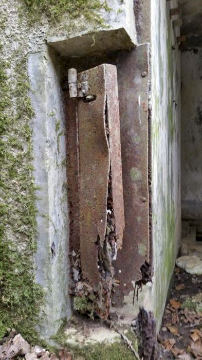 Ligne Maginot - Chambre de coupure X54 - Boitier de connexion.
Ce boitier accessible de l'extérieur permet aux troupes de connecter leurs lignes sans avoir a pénétrer dans la chambre elle même.