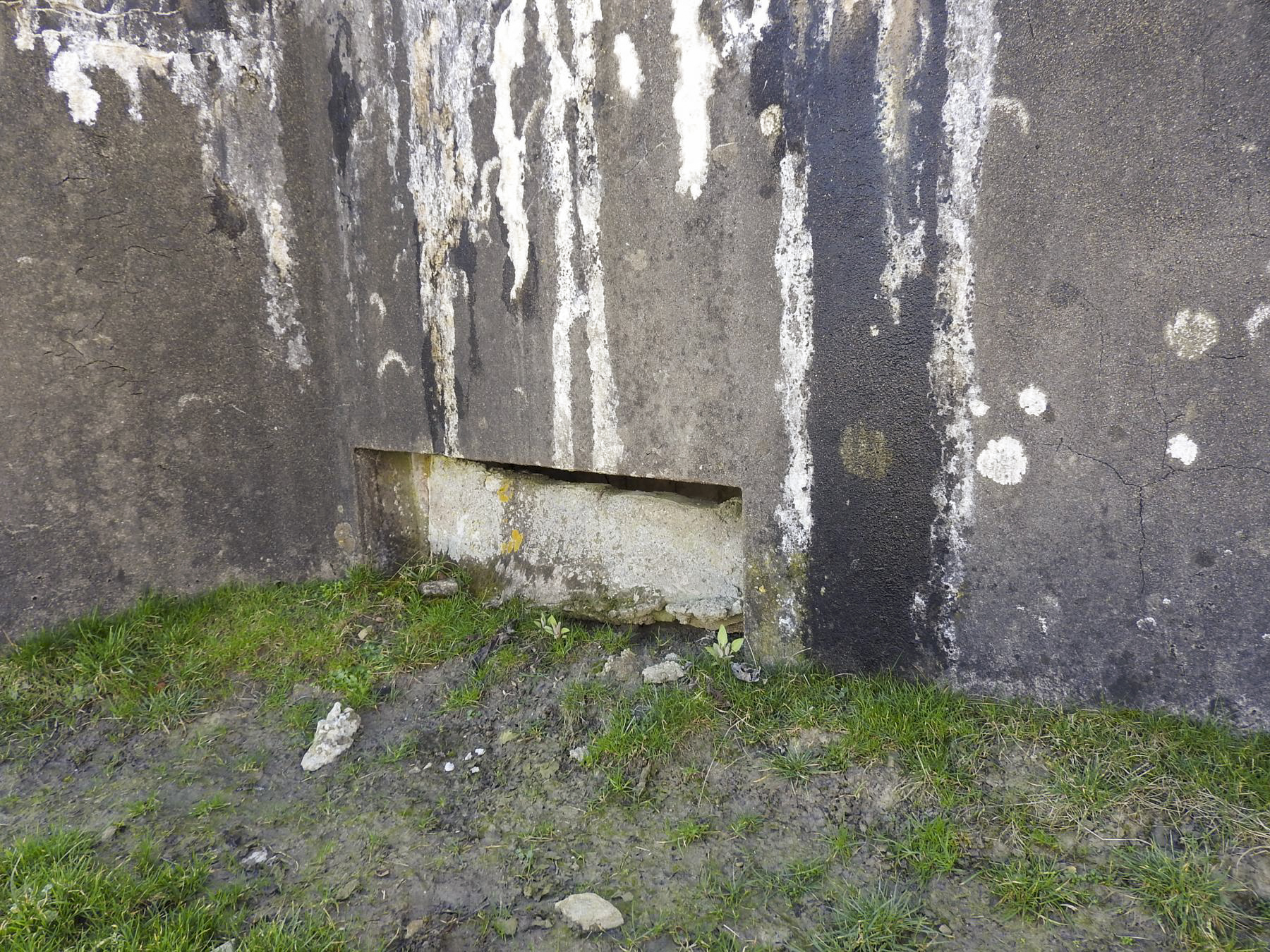 Ligne Maginot - AB337 - EART - (Blockhaus pour canon) - L'embrasure pour canon.