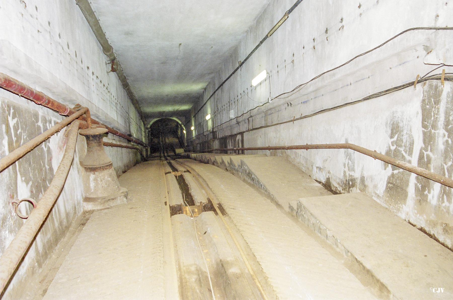 Ligne Maginot - ANZELING - A25 - (Ouvrage d'artillerie) - Entrée munitions
Le plan incliné