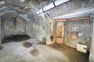 Ligne Maginot - FORT JEANNE-D'ARC (3° ARMEE) - (PC de Région Fortifiée) - Batterie droite pour canons de 10 cm