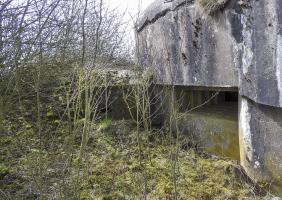 Ligne Maginot - AB24 - (Blockhaus pour canon) - L'avancée pour FM de défense de l'entrée et le créneau mitrailleuse.