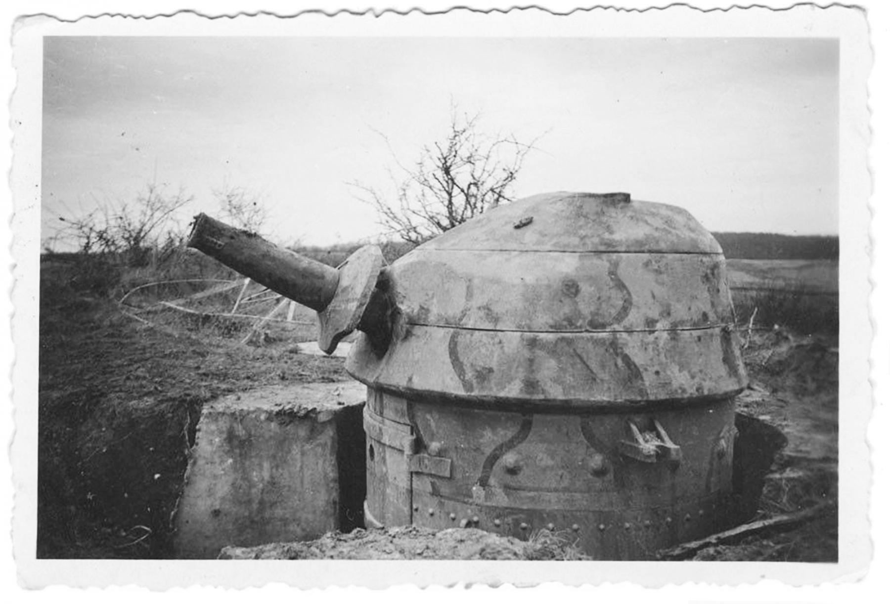 Ligne Maginot - Tourelle démontable pour mitrailleuse mle 35/37 - Une tourelle en place dans sa cuve bétonnée
Identification non connue