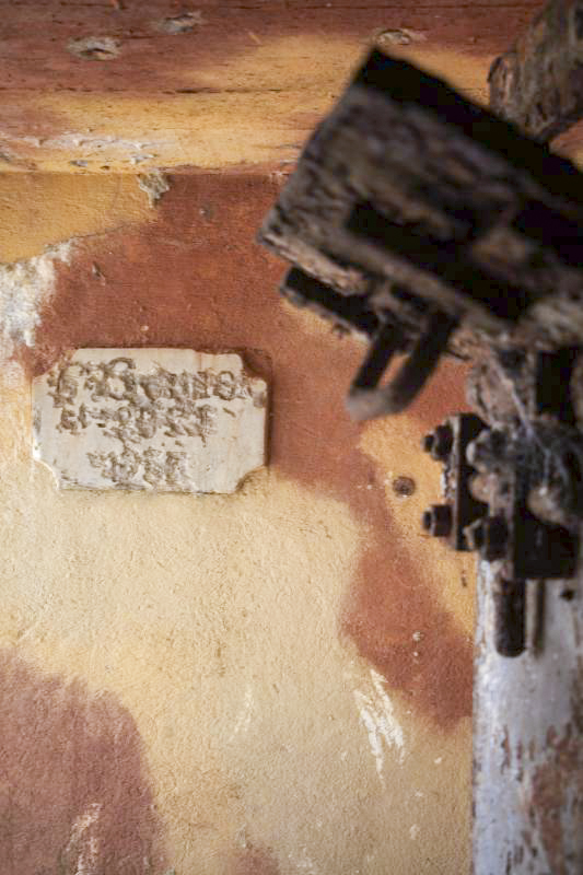 Ligne Maginot - AB36 - (Blockhaus pour canon) - Détail du cartouche d'entrée, malheureusement vandalisé