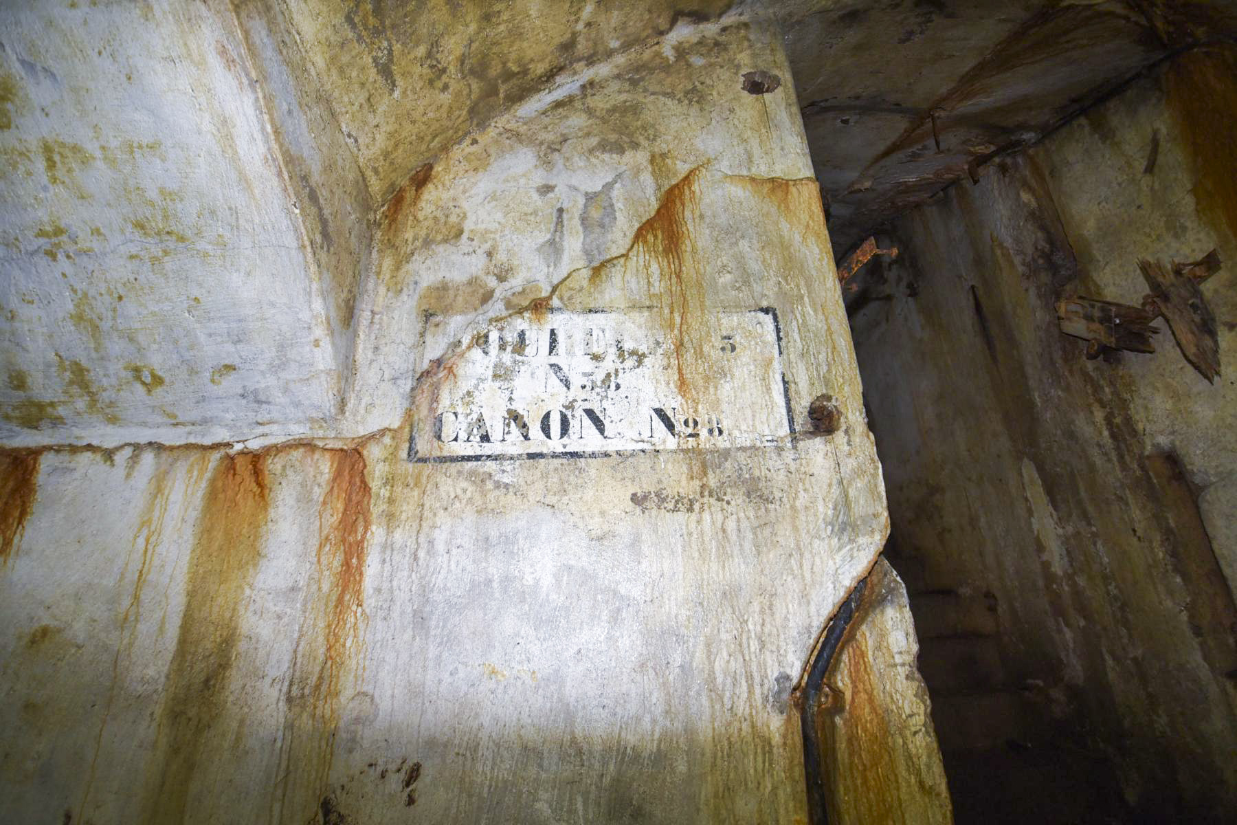Ligne Maginot - FORT JEANNE D'ARC (3° ARMEE) - (PC de Région Fortifiée) - Batterie droite pour canons de 10 cm