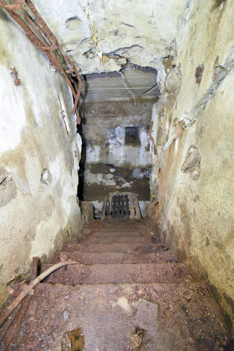 Ligne Maginot - FORT JEANNE-D'ARC (3° ARMEE) - (PC de Région Fortifiée) - Batterie gauche pour canons de 10 cm