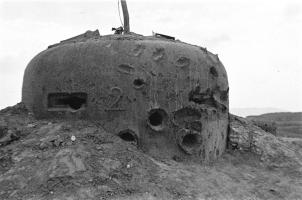 Ligne Maginot - ASCHBACH EST - O2 - (Casemate d'infanterie - Double) - La casemate après les combats
La cloche VDP