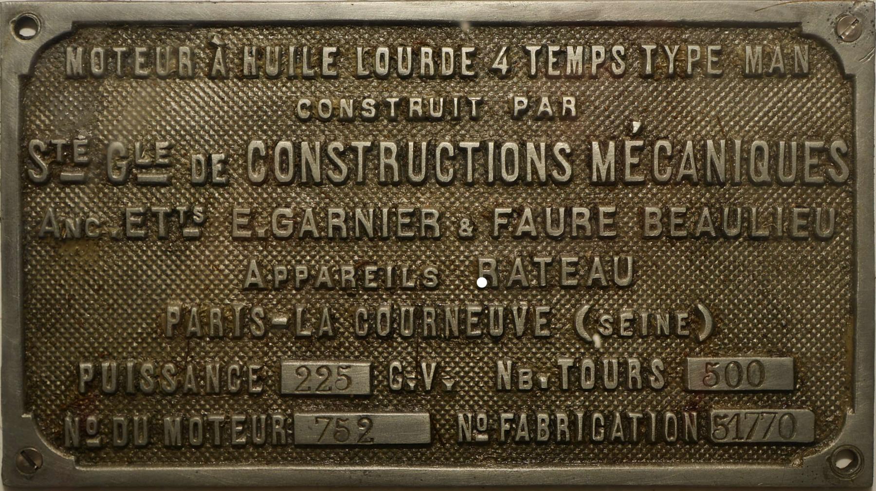 Ligne Maginot - Moteur SGCM 6 GVU 33 - plaque constructeur de l'un des moteurs de l'usine électrique de l'ouvrage de Latiremont.