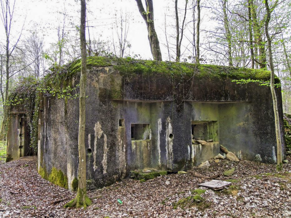 A32 - LA CARRIERE - (Casemate d'infanterie - double)