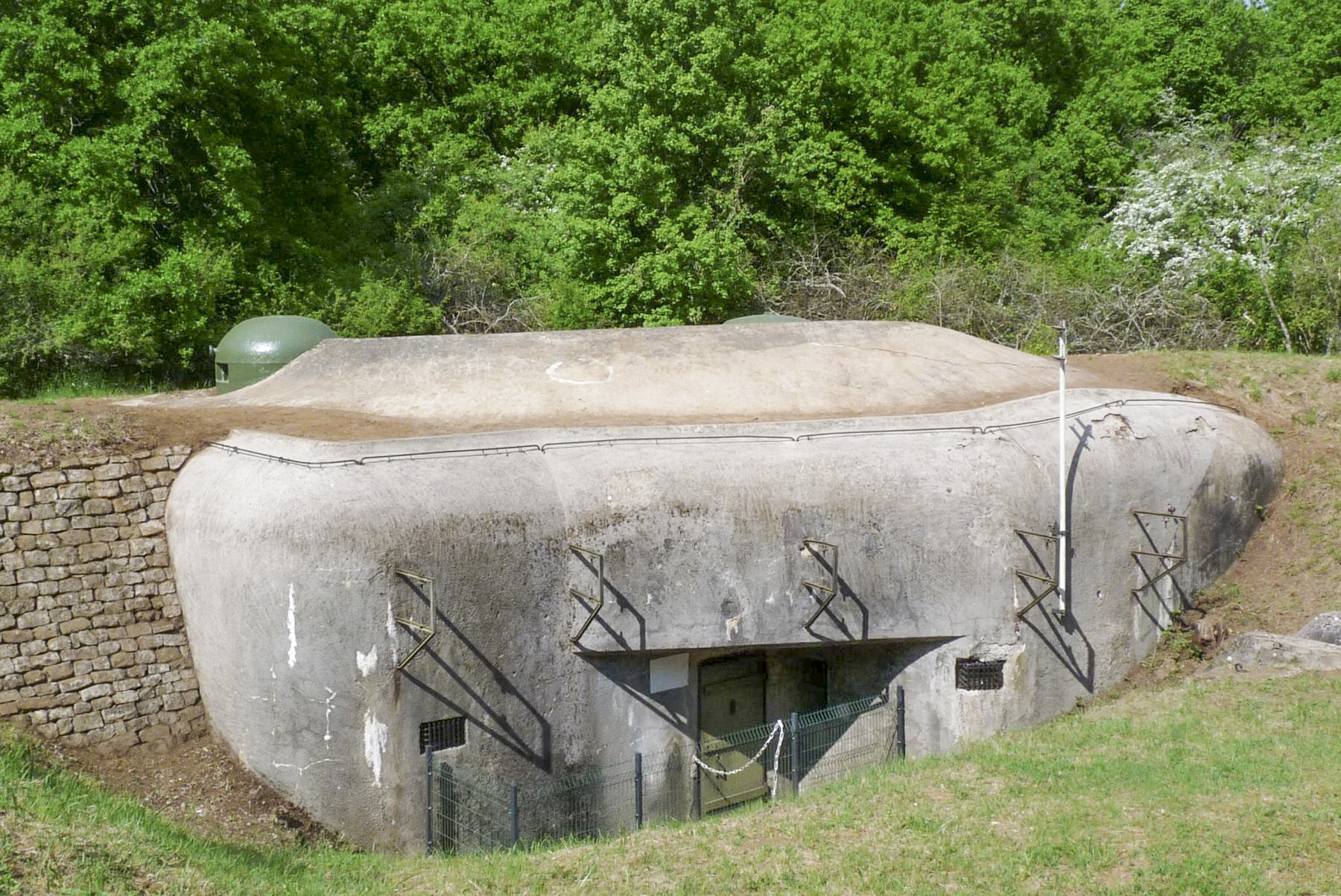 Ligne Maginot - BOUST - O13 - (Observatoire d'artillerie) - Totalement débroussaillé