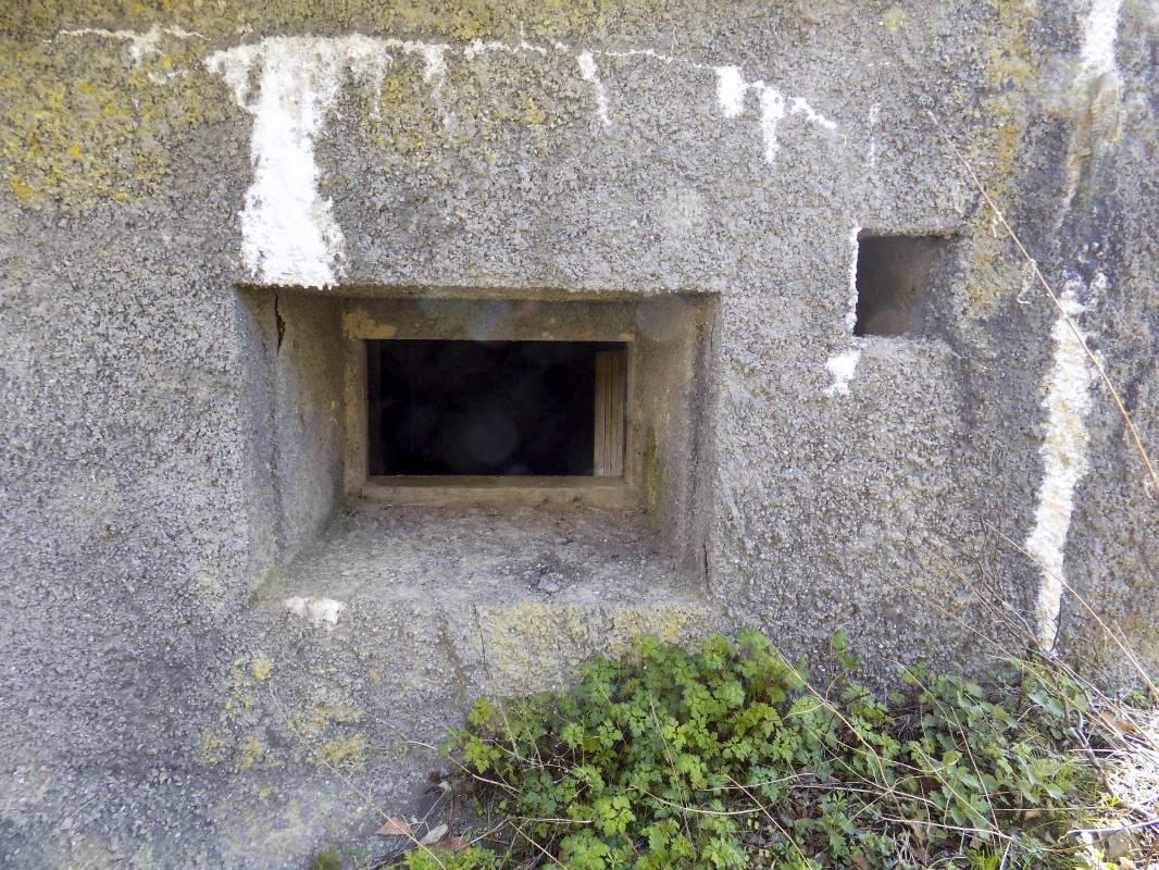 Ligne Maginot - A59 - HIRAUMONT SUD - (Casemate d'infanterie - Simple) - Face frontale, créneau Hotchkiss