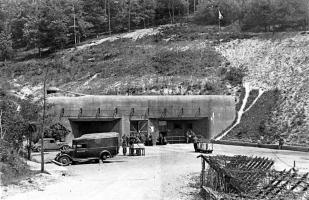 Ligne Maginot - HOCHWALD - (Ouvrage d'artillerie) - Bloc 8
Entrée munitions