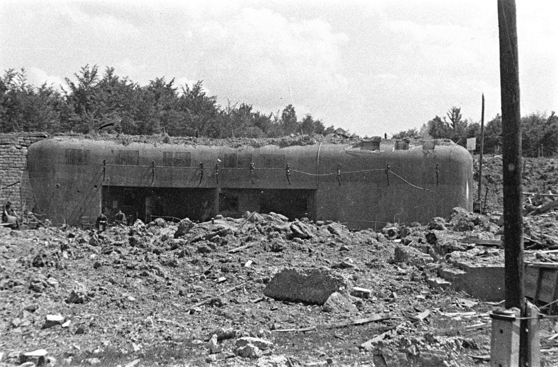 Ligne Maginot - SCHOENENBOURG - (Ouvrage d'artillerie) - L'entrée des hommes après les combats