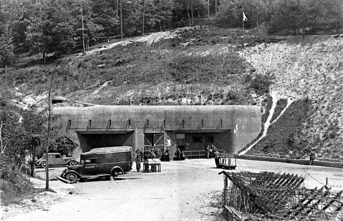 Ligne Maginot - HOCHWALD - (Ouvrage d'artillerie) - Bloc 8
Entrée munitions