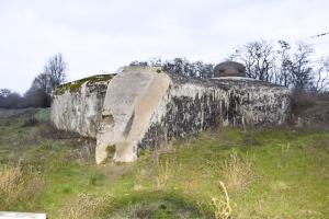 Ligne Maginot - 83 - SIERENTZ VOIE FERREE OUEST - (Casemate d'infanterie - Simple) - Vue coté sud.