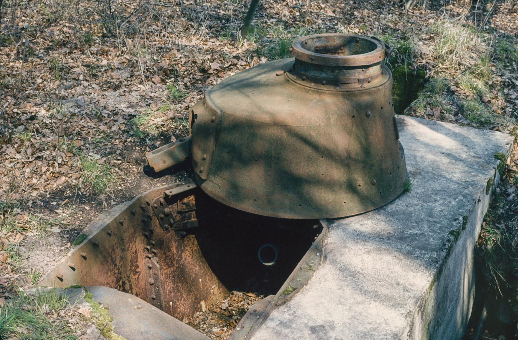 Ligne Maginot - MITTELSWALD 5 - (Blockhaus pour arme infanterie) - La tourelle est encore sur place