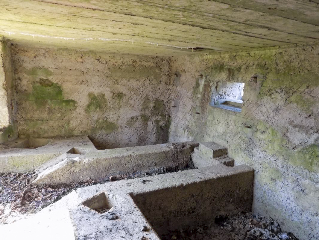 Ligne Maginot - BA95 - BOUT D'EN HAUT SUD - (Blockhaus pour canon) - Faces gauche et frontale avec créneau AC