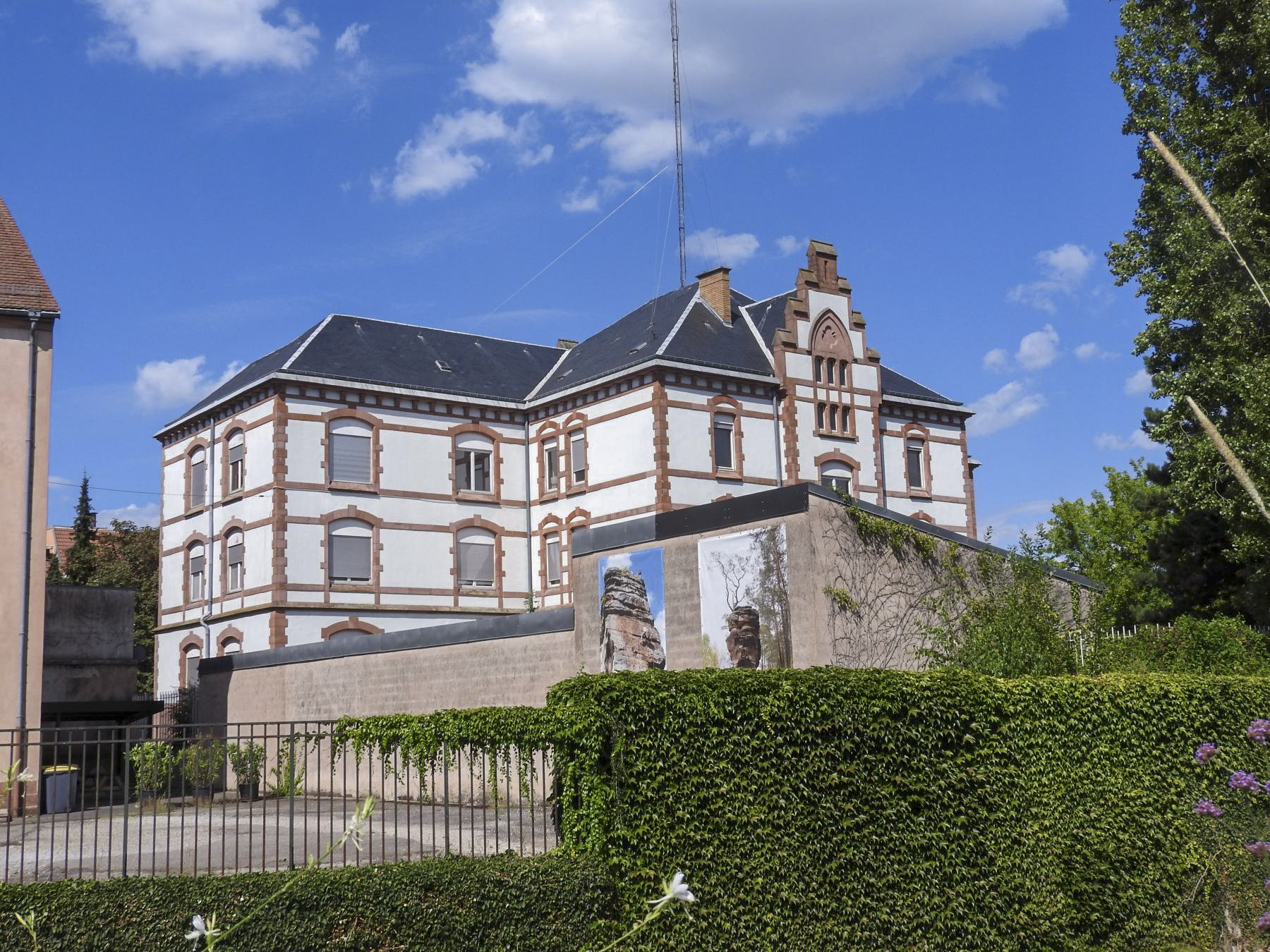 Ligne Maginot - QUARTIER AIME - (Camp de sureté) - Le casernement troupe qui est actuellement l'hôtel de police de la ville.