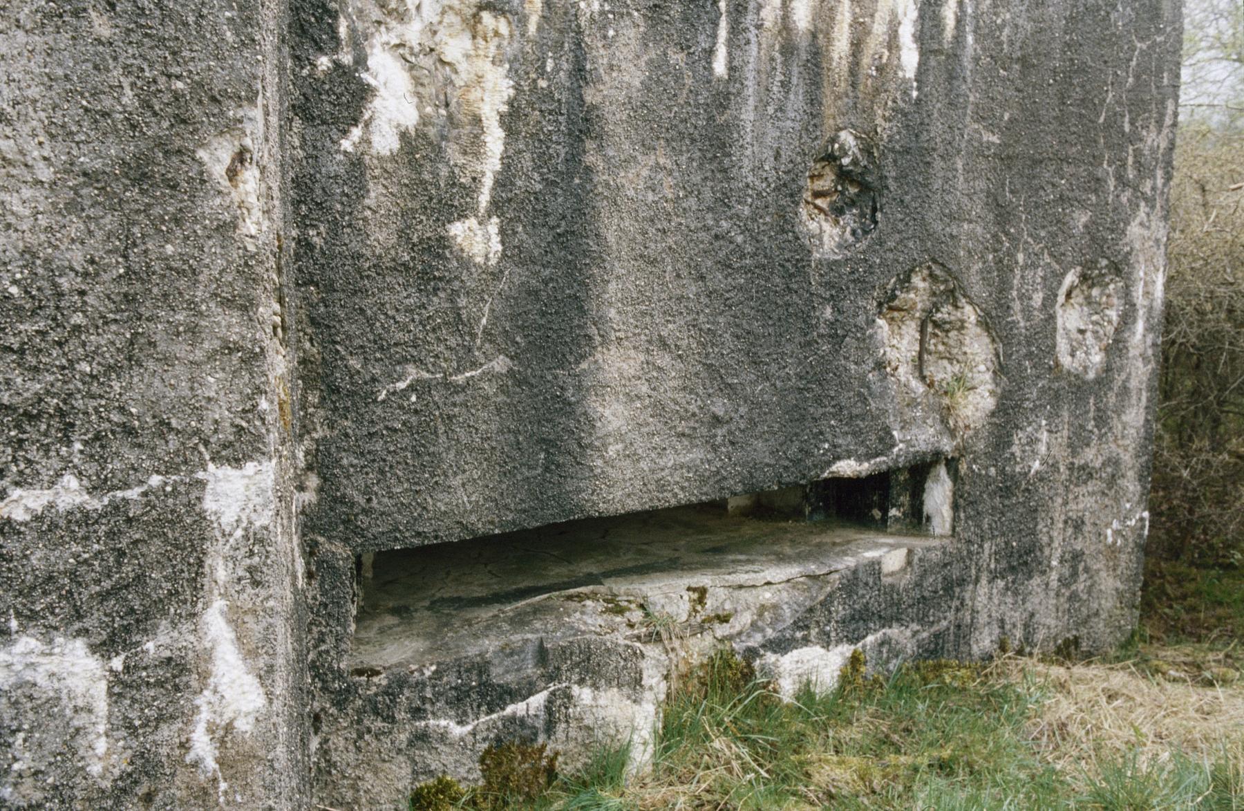 Ligne Maginot - BIDING EST 2 - (Blockhaus pour canon) - Créneau