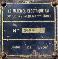 Ligne Maginot - BOUSSE - A24 - (Ouvrage d'infanterie) - Bloc 2
Le boitier d'alimentation du projecteur blindé Eve et Noizet
Plaque constructeur  SW