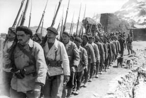 Ligne Maginot - REDOUTE RUINEE - (Ouvrage d'infanterie) - L'avant poste le 02 juillet 1940
La troupe quitte l'avant poste