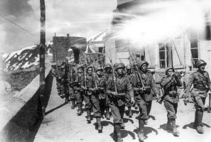 Ligne Maginot - REDOUTE RUINEE - (Ouvrage d'infanterie) - L'avant poste le 02 juillet 1940
L'entrée des troupes italiennes 