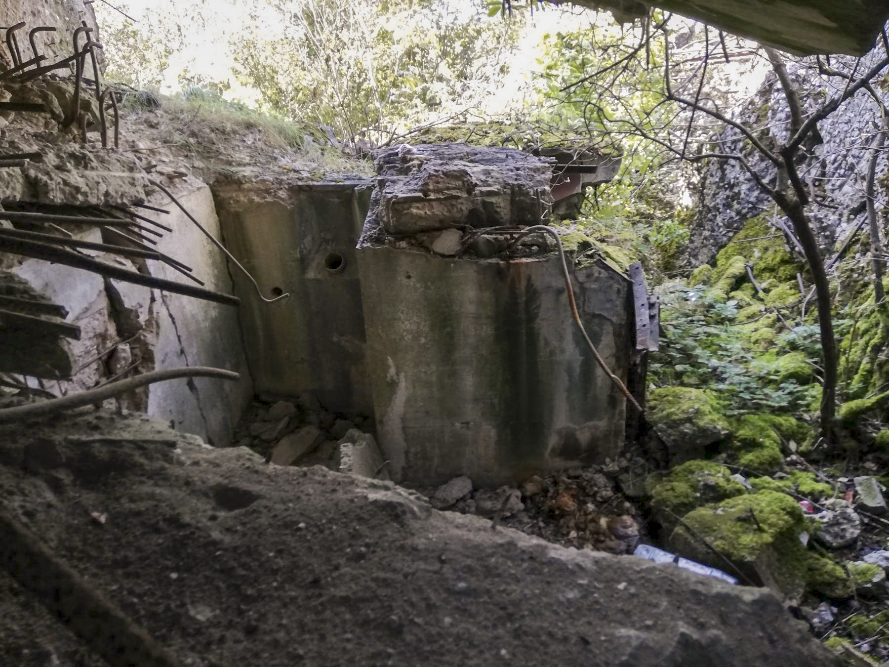 Ligne Maginot - EINSELING SUD - C73 - (Casemate d'infanterie) - Les ruines intérieures.