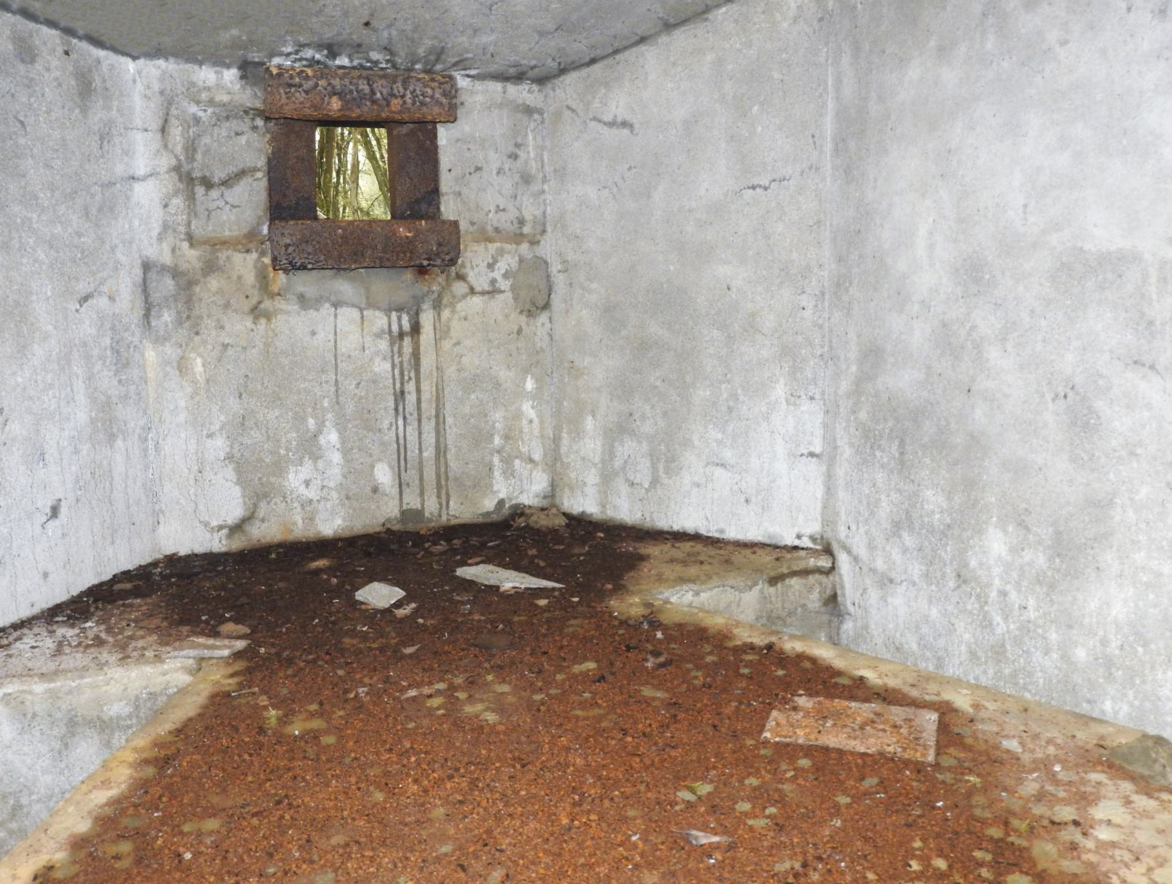 Ligne Maginot - VOR BERG - (Blockhaus pour arme infanterie) - La chambre de tir pour une mitrailleuse Hotchkiss.