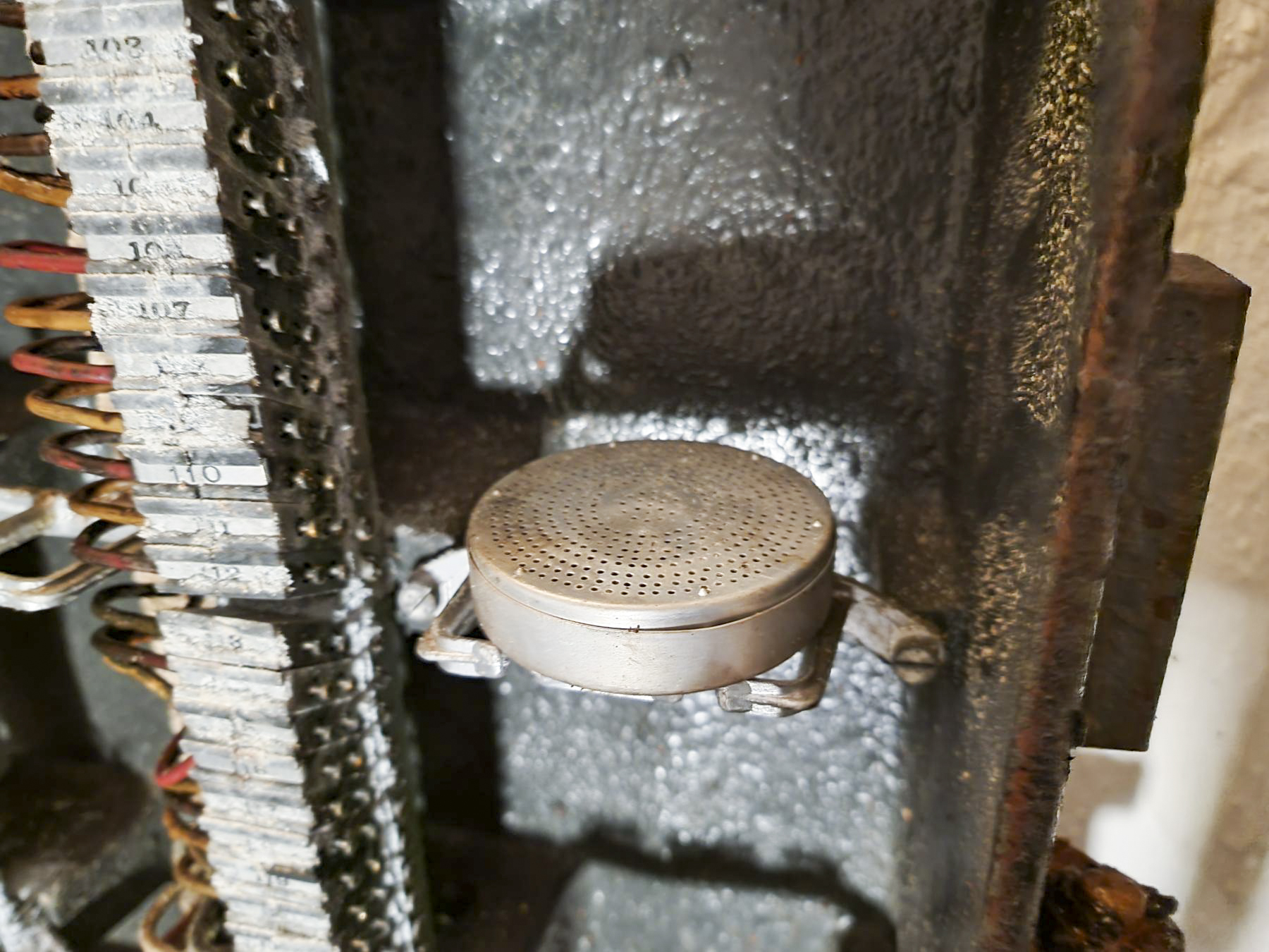 Ligne Maginot - 82M - (Chambre de coupure) - Capsule de 'Silica-Gel' (gel de silice) pour maintenir le boîtier au sec