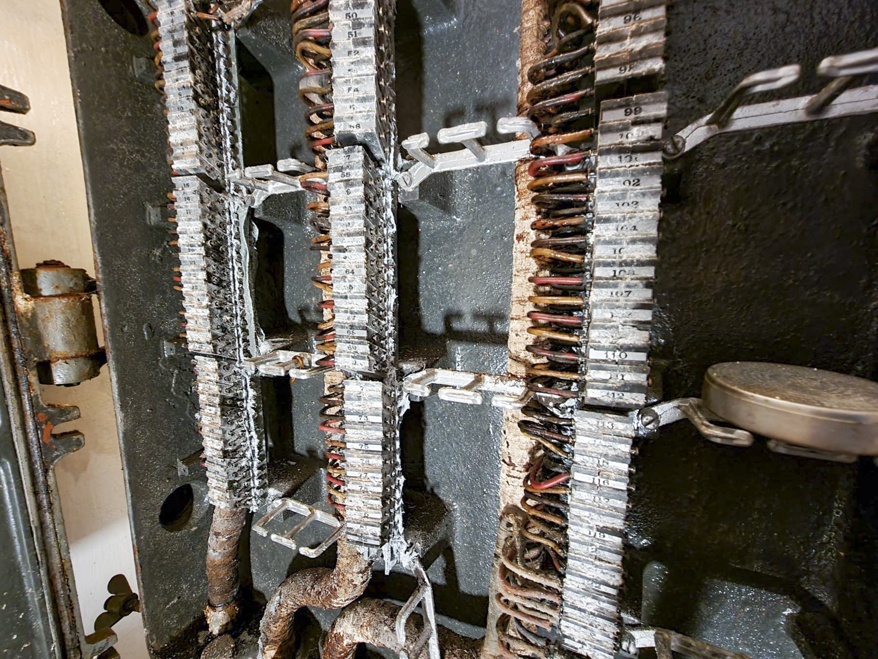 Ligne Maginot - 82M - (Chambre de coupure) - Détail : les numéros sur chaque connexion