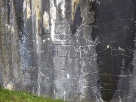 Ligne Maginot - DAMBACH EGLISE - (Casemate d'infanterie - Simple) - Traces d'un camouflage imitation mur de brique sur la partie est de la casemate