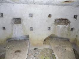 Ligne Maginot - BB78-C - GRANDE AYVELLE - (Blockhaus de type indéterminé) - Les créneaux Hotchkiss, face frontale